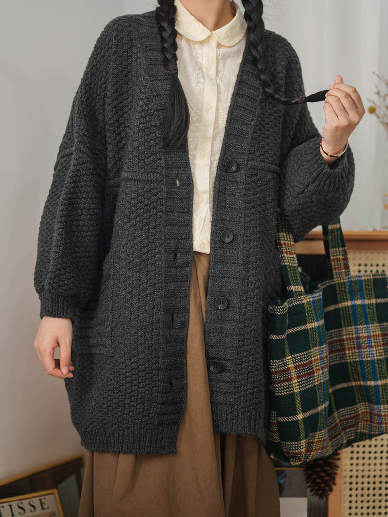 Well Tailored Sweater with a Graceful Silhouette