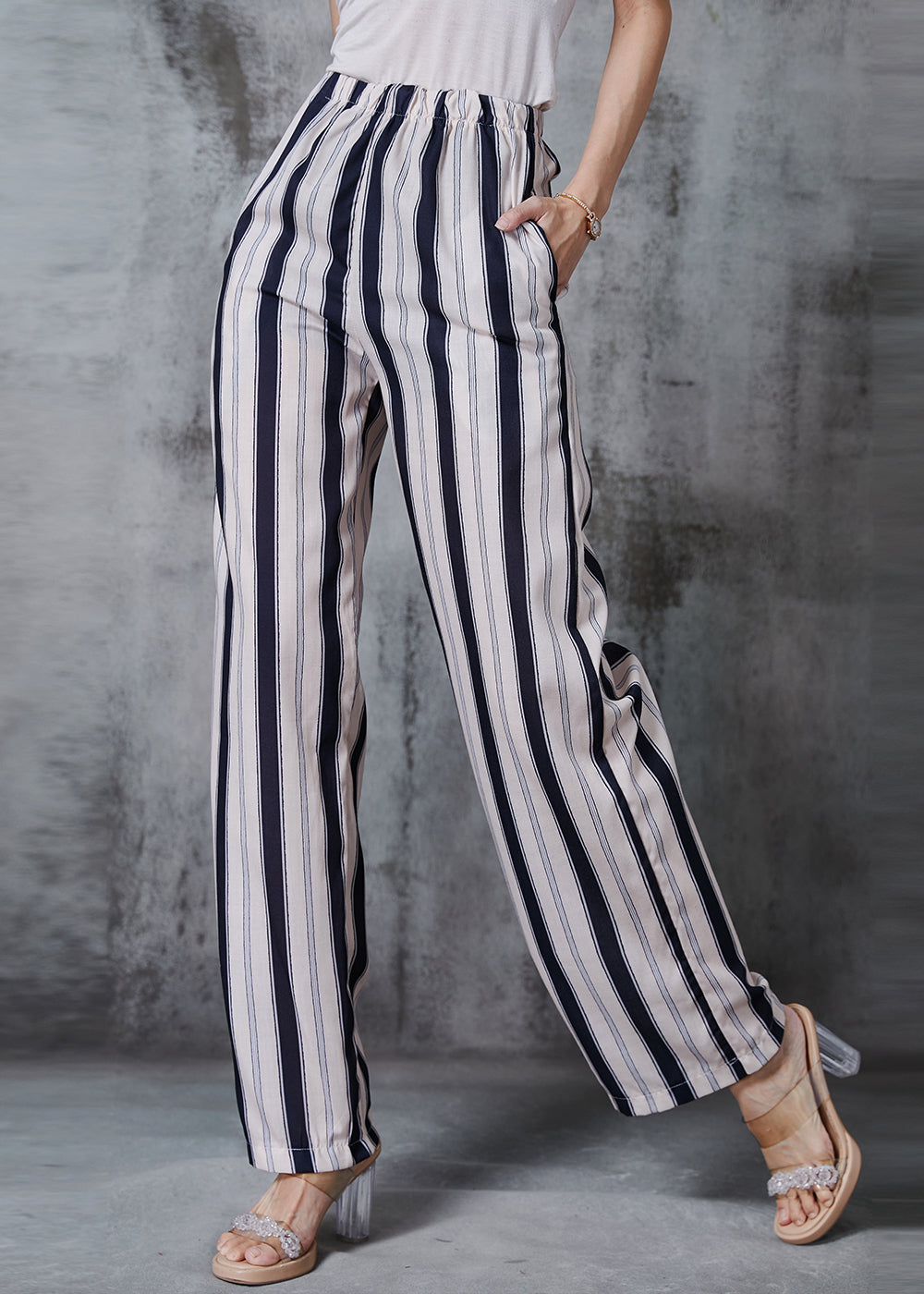 Well Tailored Pants with a Graceful Silhouette