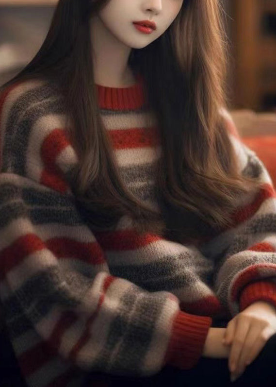 Effortlessly Elegant Sweater with a Timeless Design