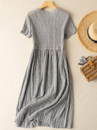 Gracefully Styled Dress for Any Occasion