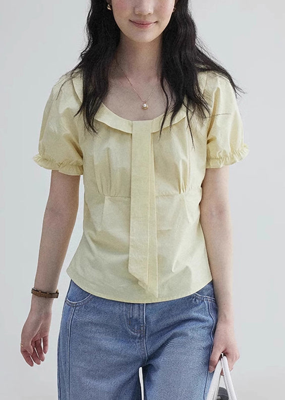 Effortlessly Elegant Blouse with a Timeless Design