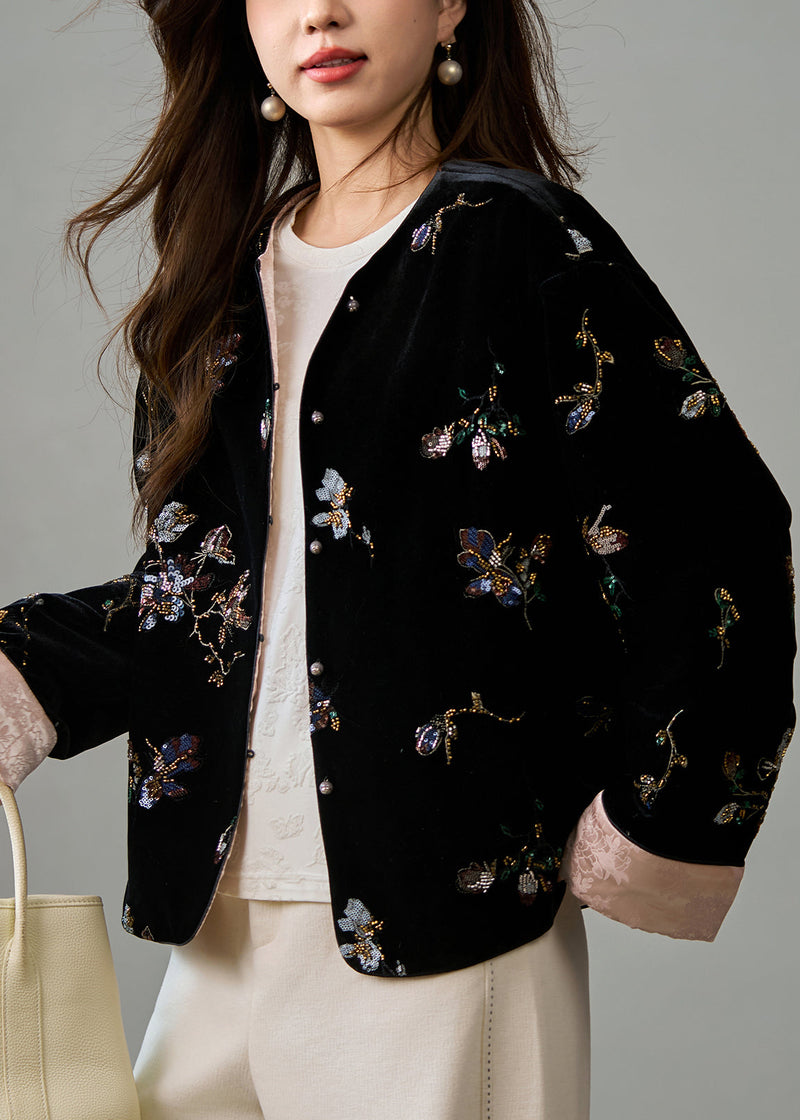 Effortlessly Elegant Jacket with a Timeless Design