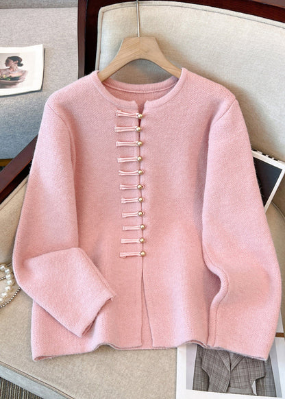 Well Tailored Cardigan with a Graceful Silhouette