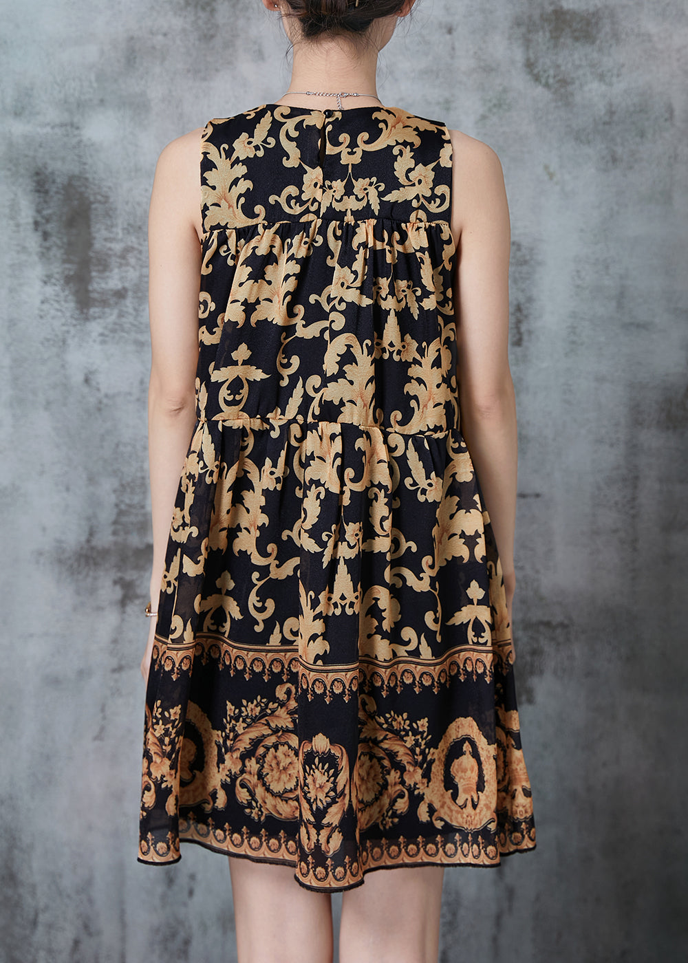 Classic Vintage & Enduringly Stylish Dress