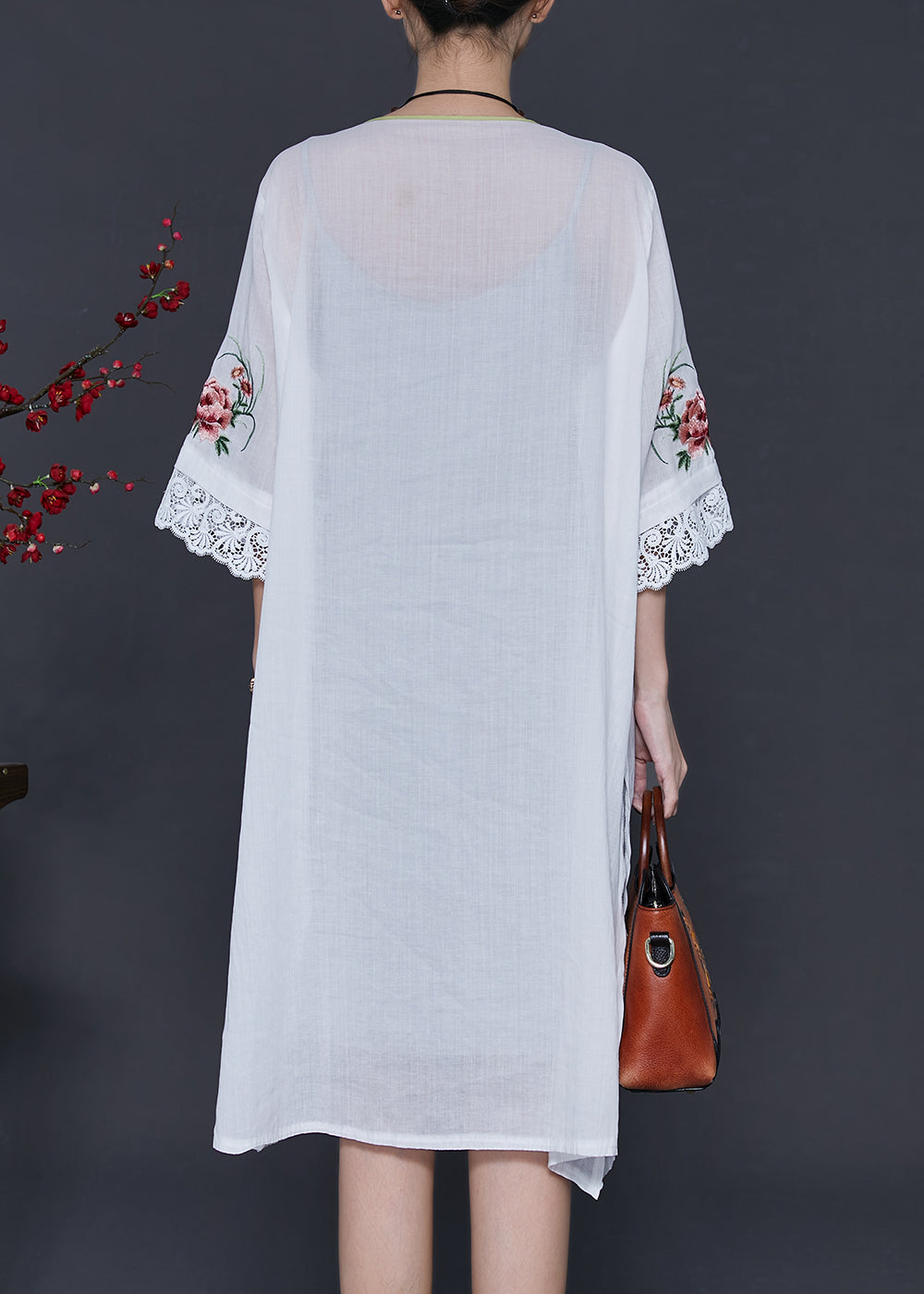 Beautifully Finished Dress in a Timeless Design