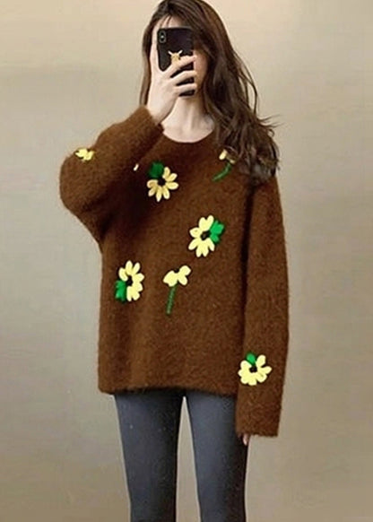 Well Tailored Sweater with a Graceful Silhouette