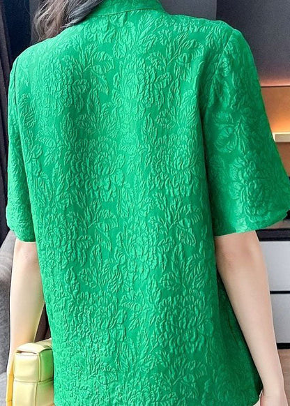 Sophisticated Blouse with a Clean Classic Look