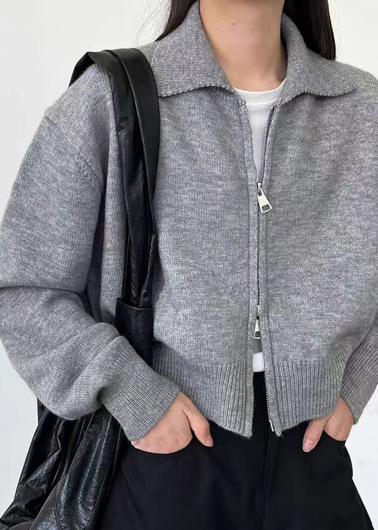 Well Tailored Cardigan with a Graceful Silhouette