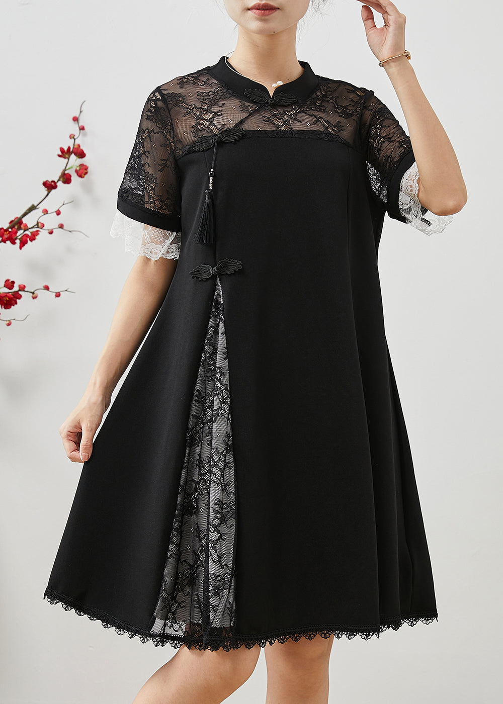 Effortlessly Elegant Dress with a Timeless Design