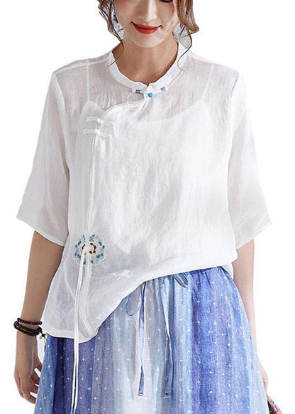 Effortlessly Elegant Blouse with a Timeless Design
