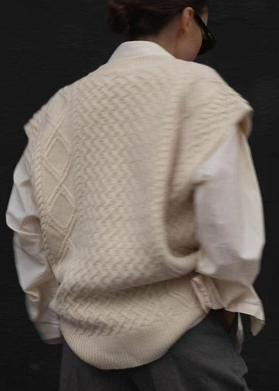Effortlessly Elegant Cardigan with a Timeless Design