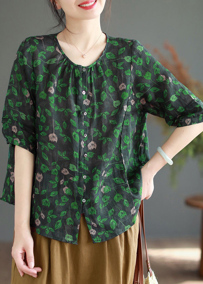Classic Vintage Shirt with a Flattering Fit