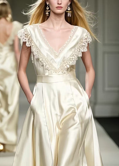 Sophisticated Dress with a Clean Classic Look