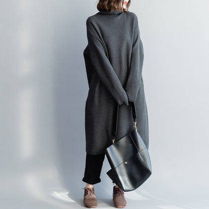 Well Tailored Sweater with a Graceful Silhouette