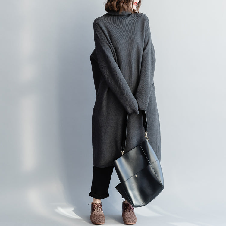 Well Tailored Sweater with a Graceful Silhouette