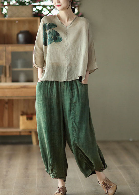 Classic Vintage Blouse with a Flattering Fit