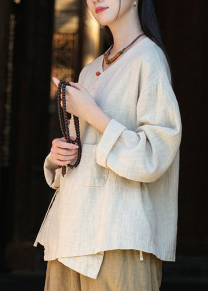 Well Tailored Blouse with a Graceful Silhouette