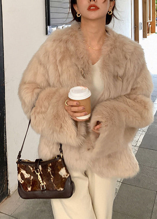 Effortlessly Elegant Coat with a Timeless Design