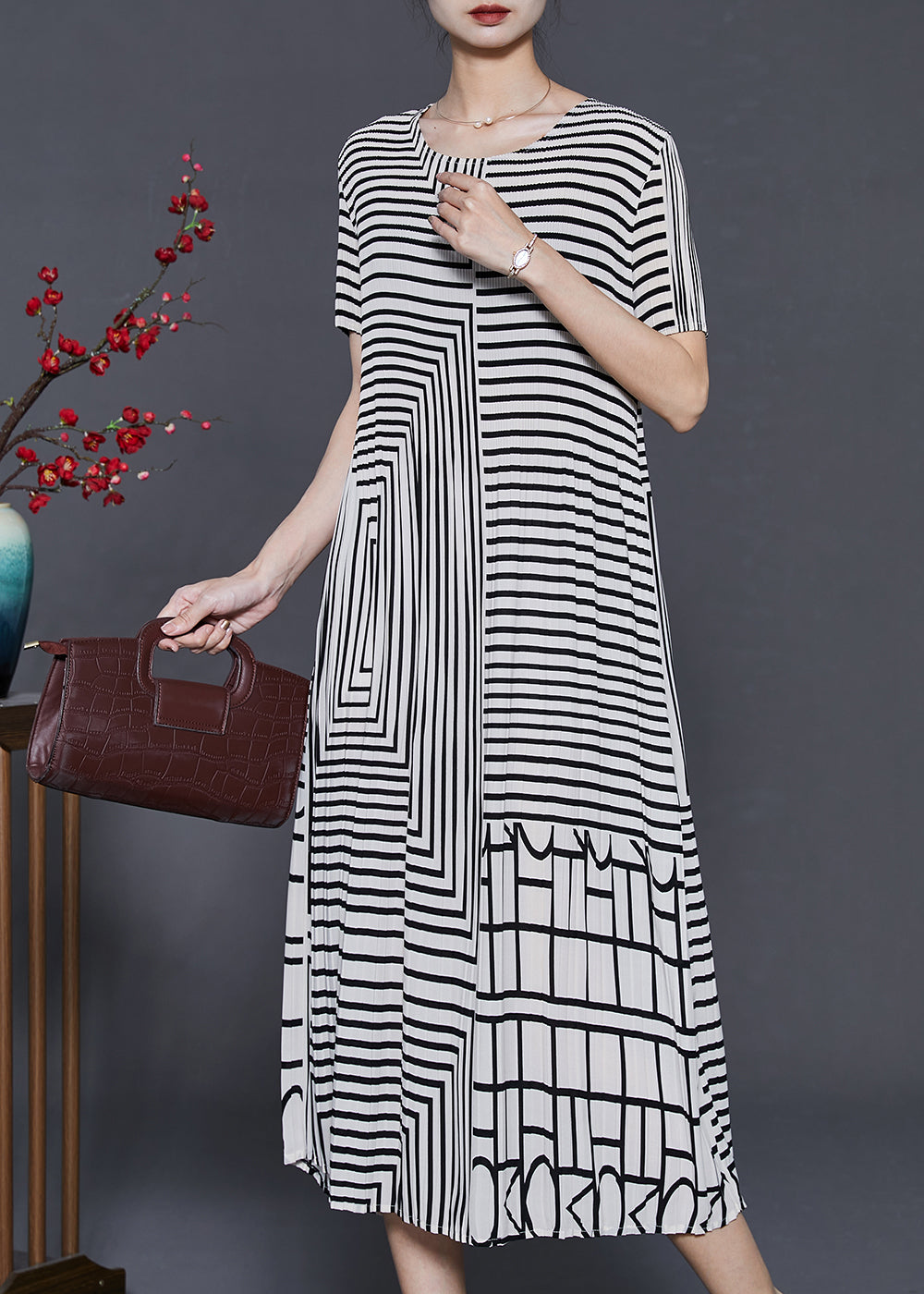 Classic Vintage Dress with a Flattering Fit