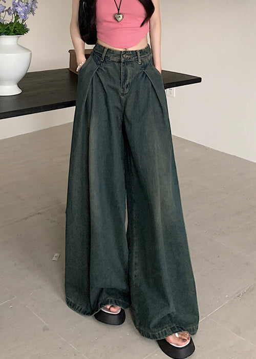 Classic Vintage Pants with a Flattering Fit