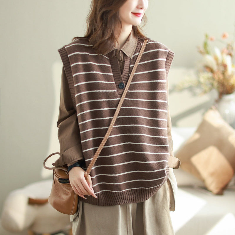 Effortlessly Elegant Garment with a Timeless Design