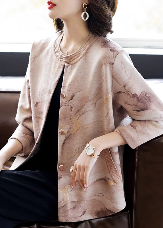 Elegantly Styled Coat for Everyday Wear