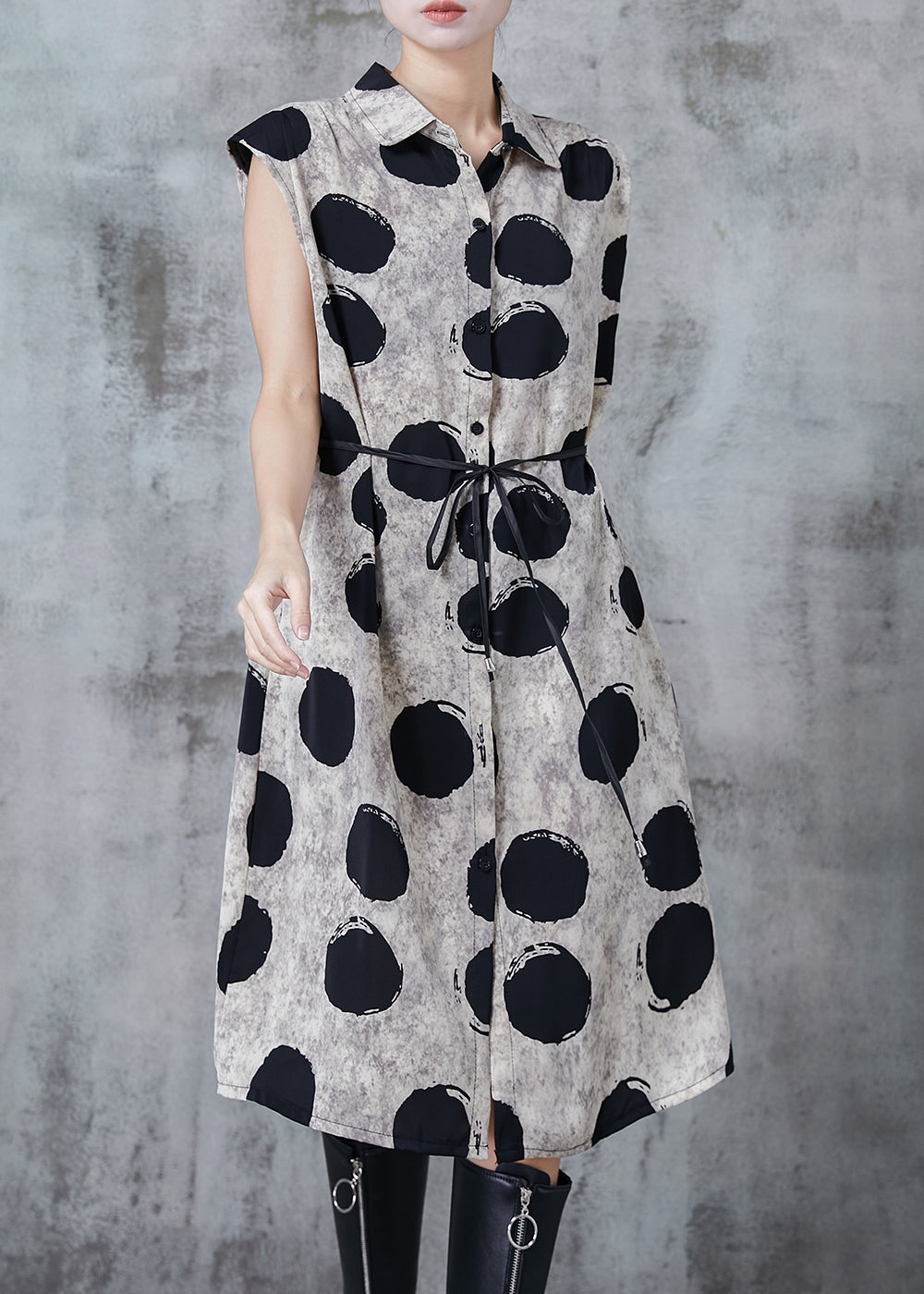 Effortlessly Elegant Dress with a Timeless Design