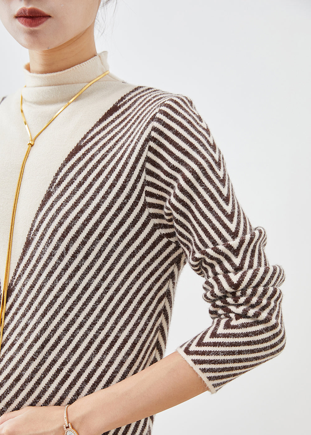 Classic Vintage Sweater with a Flattering Fit