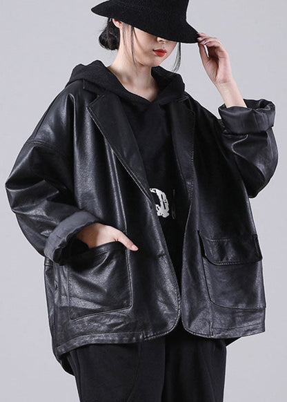 Well Tailored Coat with a Graceful Silhouette