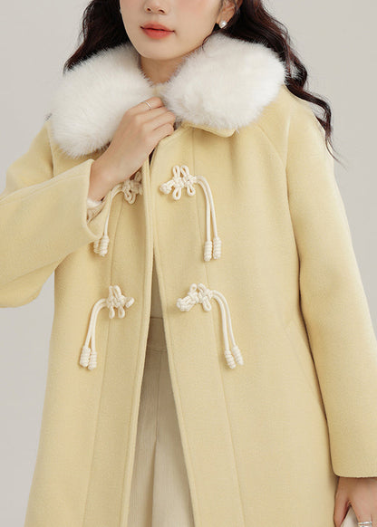 Well Tailored Coat with a Graceful Silhouette