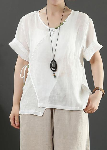 Classic Vintage Blouse with a Flattering Fit