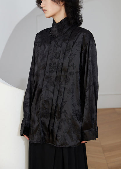 Sophisticated Blouse with a Clean Classic Look