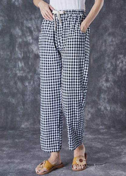 Effortlessly Elegant Pants with a Timeless Design