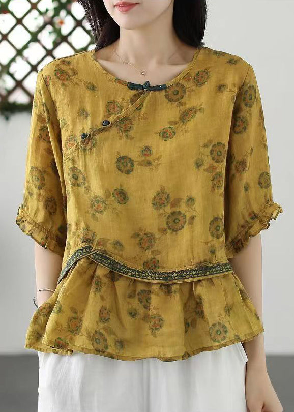 Effortlessly Elegant Top with a Timeless Design
