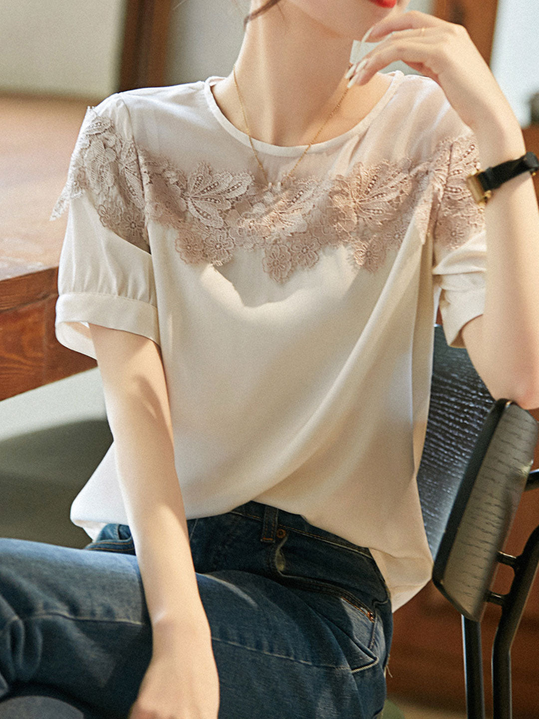Well Tailored Shirt with a Graceful Silhouette
