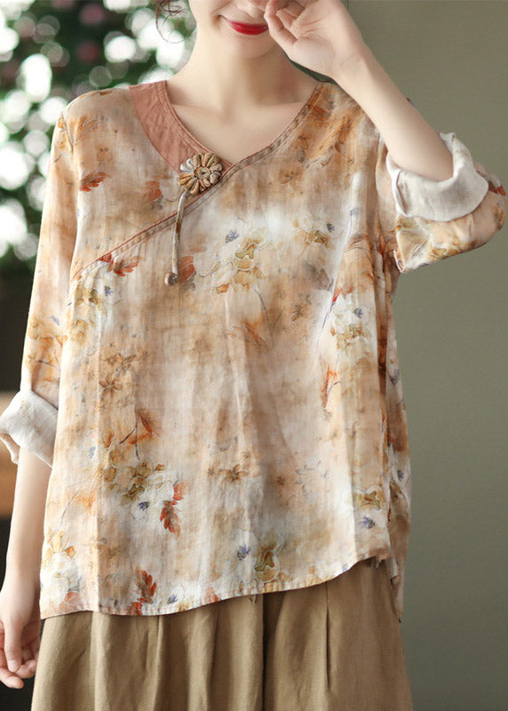 Sophisticated Blouse with a Clean Classic Look