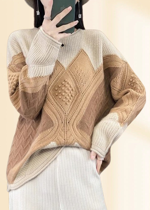 Well Tailored Sweater with a Graceful Silhouette