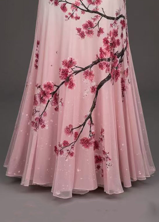 Gracefully Styled Garment for Any Occasion