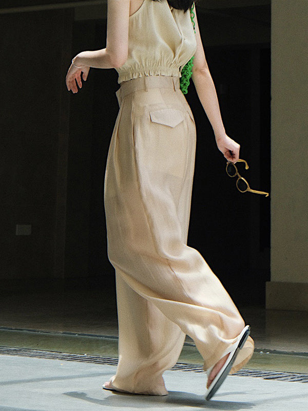 Sophisticated Trousers with a Clean Classic Look