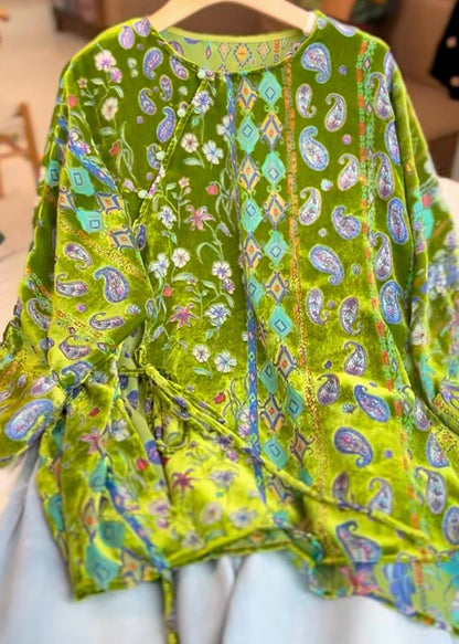 A Vintage Style Top with Delicate Timeless Details