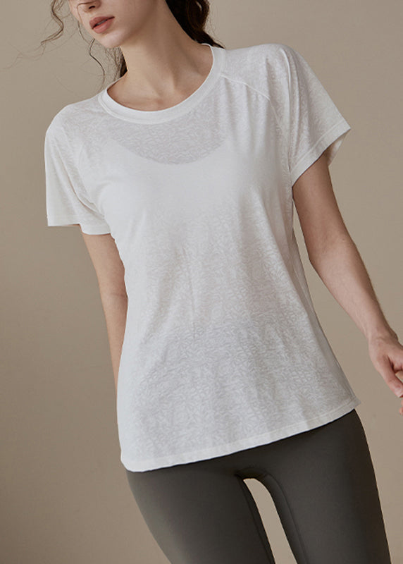 Well Tailored Top with a Graceful Silhouette