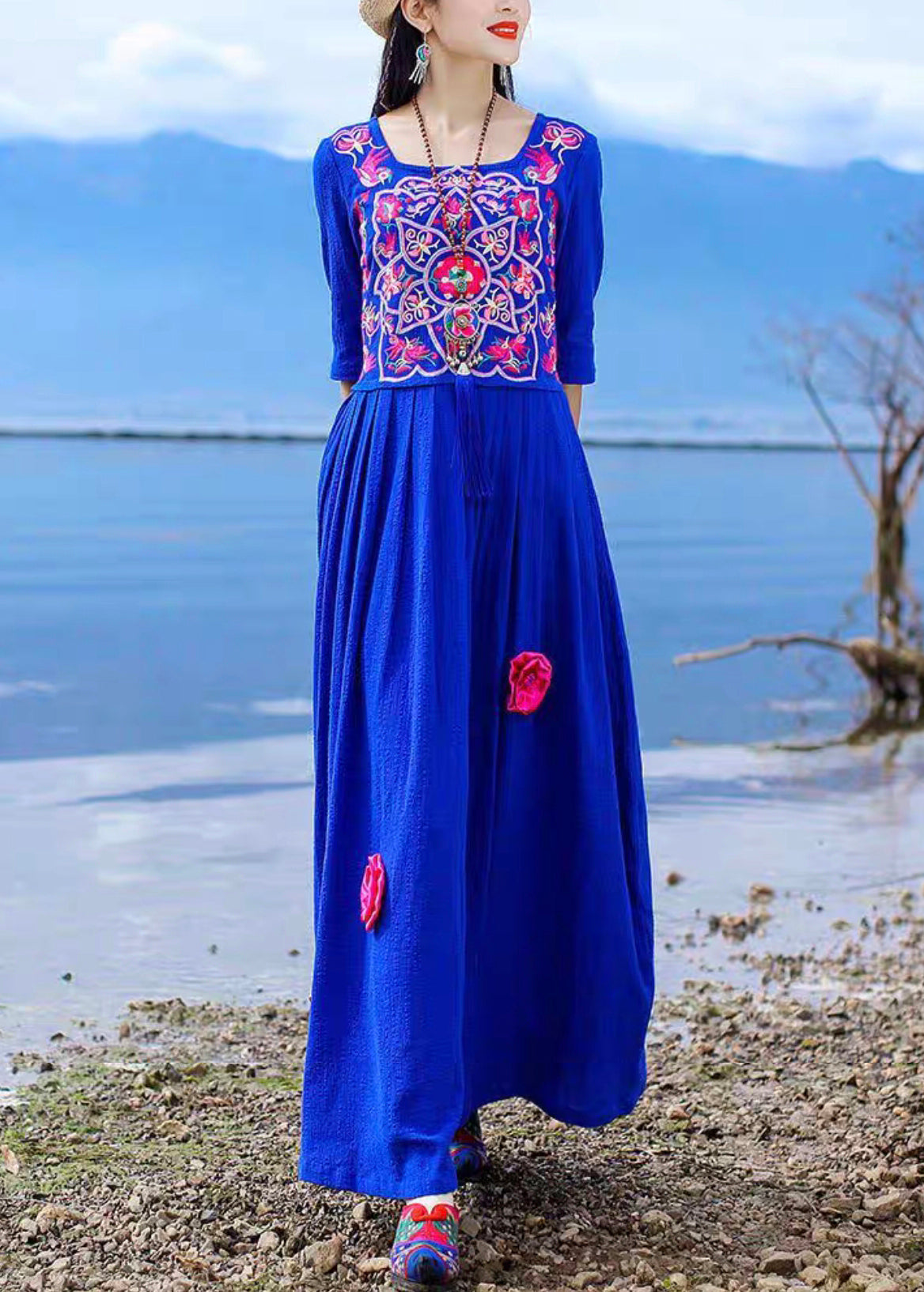 Classic Vintage Dress with a Flattering Fit