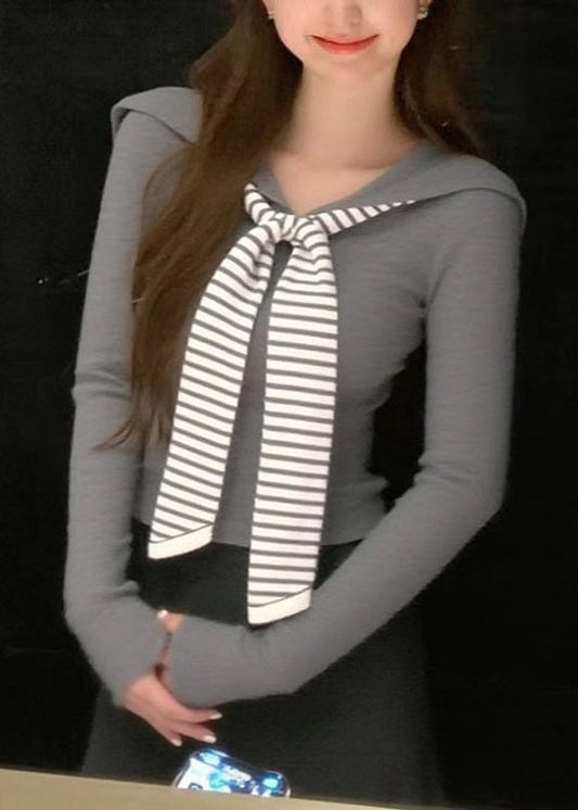 Well Tailored Top with a Graceful Silhouette