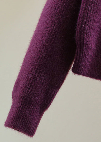 Classic Vintage Sweater with a Flattering Fit