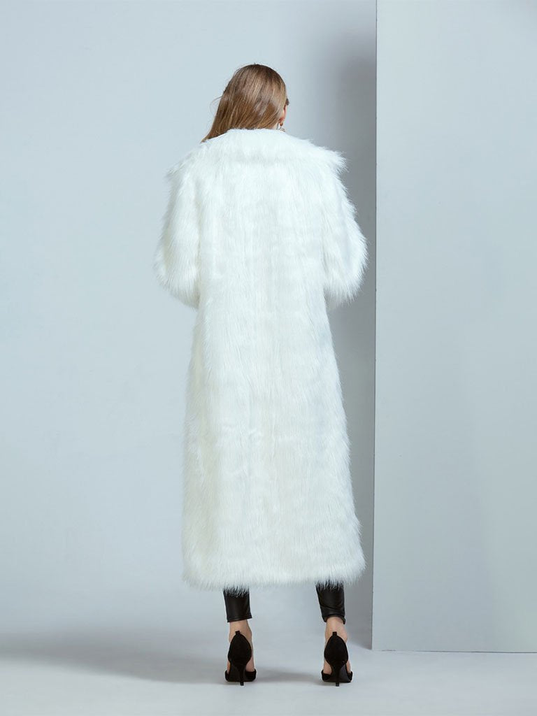 Effortlessly Elegant Coat with a Timeless Design