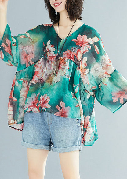 Effortlessly Elegant Top with a Timeless Design