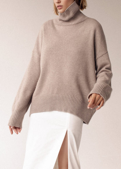 Well Tailored Sweater with a Graceful Silhouette