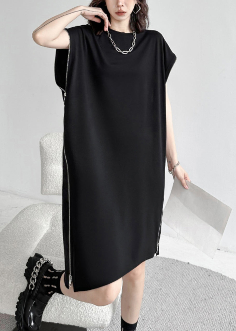 Well Tailored Dress with a Graceful Silhouette