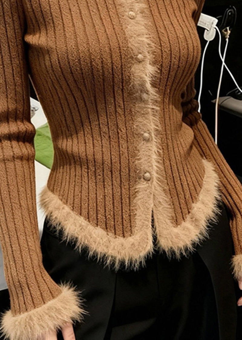 Classic Vintage Sweater with a Flattering Fit