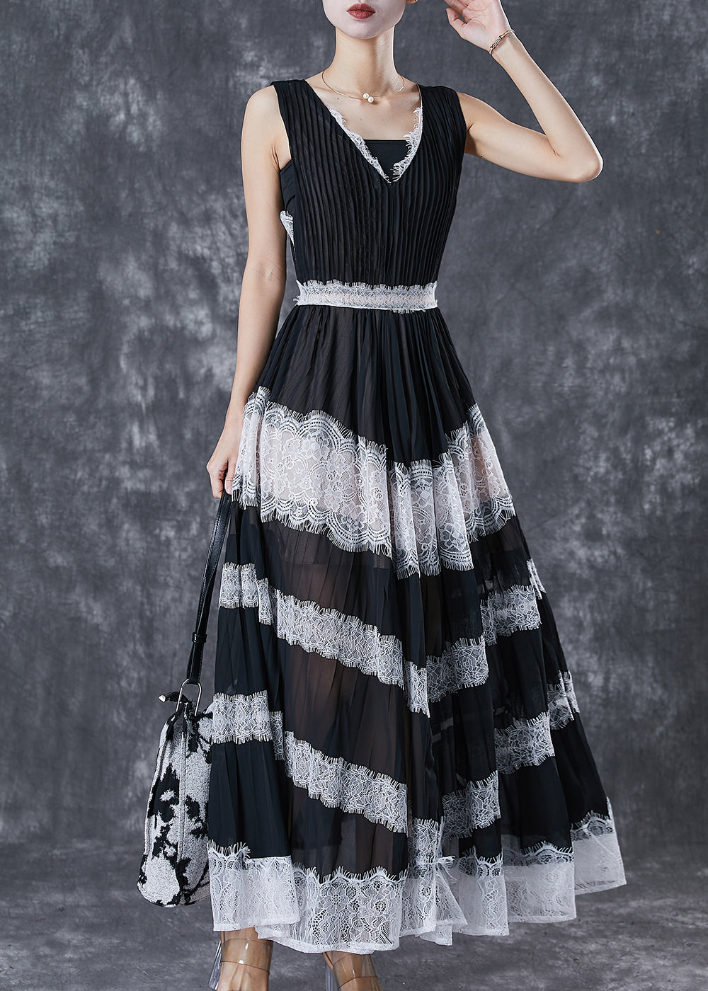 Beautifully Crafted Dress in a Classic Style